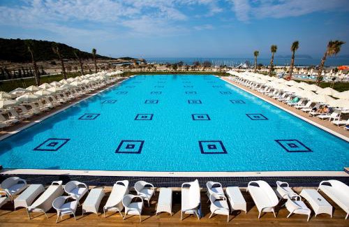 Demre Hotel | Experience Andriake Beach Club Hotel’s Private Oceanfront Pool