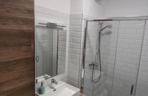 Sarvar Apartment | Elegant Androméda Apartman with Spa & Child-Friendly Comfort