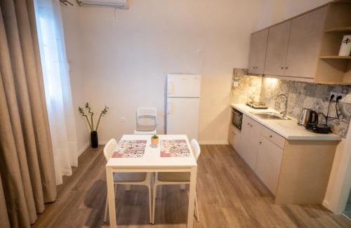Spata-Artemida Apartment | Family-Friendly Andromeda Apartments with 9.4/10 Rating