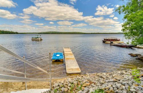 Leeds House | Enjoy Androscoggin Lakefront Cottage with Private Beach Access