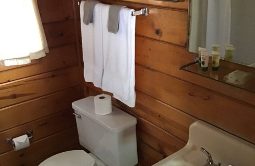 Walker Hotel | Andruss Motel: Top-Rated Stay with Pool & Breakfast