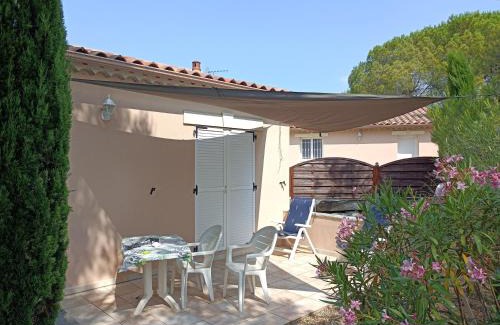 Massillargues-Attuech House | Exceptional Anduze Gîte Les Pins with Oceanfront Pool