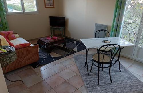 Massillargues-Attuech House | Experience Anduze Gîte Les Bambous with Oceanfront Views