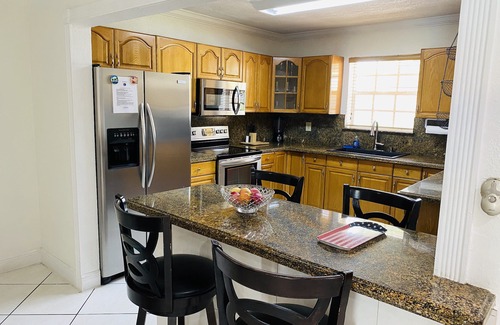 Cutler Bay House | Andy Resort Inc: Guest Rated 9.6 with Pool & Spa Amenities
