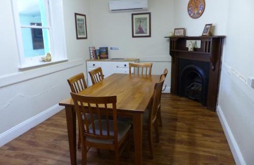 Peterborough House | Andy's Accommodation: Family & Pet Friendly Retreat