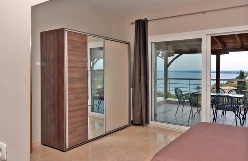 Nea Moudania Villa | Experience Anelia Villa Seaview 3: Pool & Breakfast Included