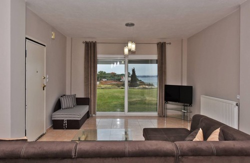 Nea Moudania Villa | Experience Anelia Villa Seaview 3: Pool & Breakfast Included