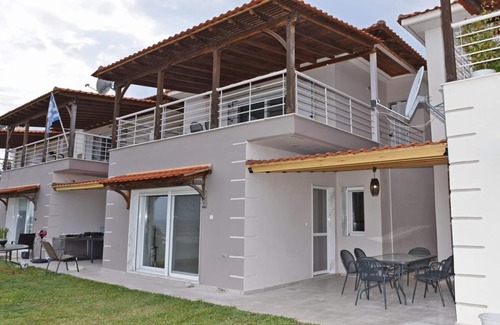 Nea Moudania Villa | Experience Anelia Villa Seaview 3: Pool & Breakfast Included