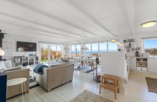 Vinderup House | Relax at Anelle: Oceanfront Escape with Spa & Breakfast