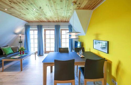 Osterdeich Apartment | Guest Rated 10/10 Stay at Anemaleen with Hot Tub & Family Fun