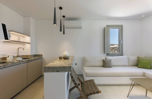 Psathi Hotel | Unforgettable Stays at Anemolethe with Ocean Views