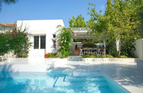 Votsi Villa | Relaxing Anemolia Villas with Private Pools by Alonissos Beaches