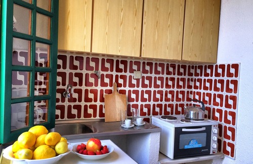 Kalo Chorio House | Cozy Anemone Seaside Homes with Ocean Views & Pet Friendly