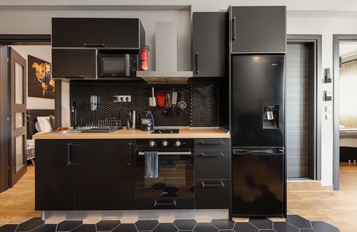 Thessaloniki City Centre Apartment | Discover Anesis Central Suite: Rated 9/10 with Family Amenities