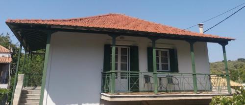 Asprogerakata House | Discover Anesis: Rated 9.5/10 and Family-Friendly Stay