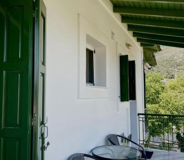 Asprogerakata House | Discover Anesis: Rated 9.5/10 and Family-Friendly Stay