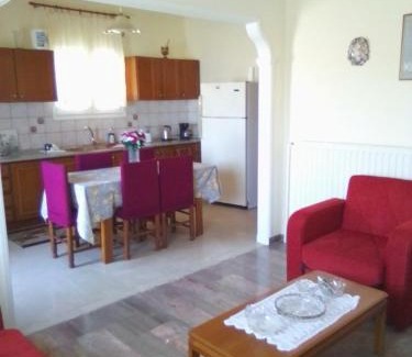 Trikala Apartment | Discover Anesis Home: Pet-Friendly Haven with Hot Tub
