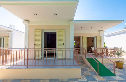 Drepano House | Top-Rated Anesis Residence with Ocean View & Pet Friendly