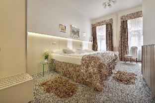 Andel Hotel | Inviting Stay at Anette Hotel with Pool & Family Amenities