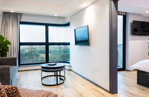 Green Point Hotel | Discover ANEW Hotel Green Point: Family-Friendly Retreat