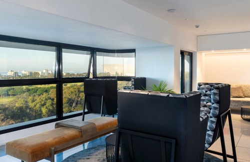 Green Point Hotel | Discover ANEW Hotel Green Point: Family-Friendly Retreat