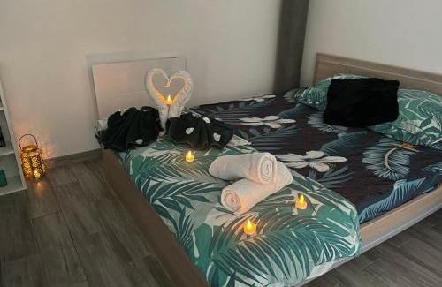 Coutouvre House | Family-Friendly Anexxe with Hot Tub & 8.9/10 Rating