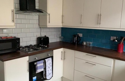 Anfield House | Convenient Anfield House: 2BR Near Stadium & Family-Friendly