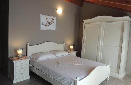 Peschiera del Garda City Centre Apartment | Ideal Family Retreat at Anfite Apartments Aleardi