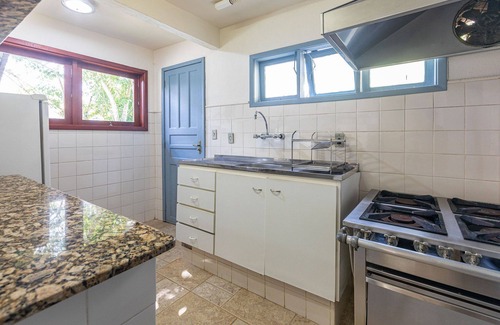 Angra dos Reis Villa | Idyllic Island Retreat in Angra dos Reis with Spa & Breakfast