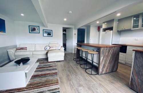 Coles Bay House | Discover Angasi: A Top-Rated 4-Star Retreat Awaits