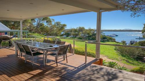 Lake Wangary House | Experience Angasi: Premium Coffin Bay Property with Free Wifi