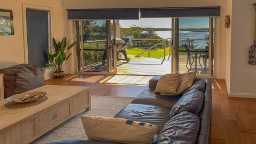 Lake Wangary House | Experience Angasi: Premium Coffin Bay Property with Free Wifi