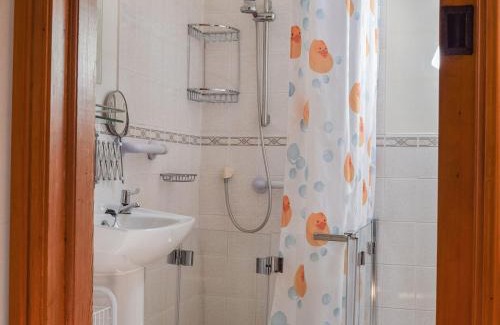 Scawton House | Unforgettable Stays at Angel Cottage - Family-Friendly Oasis