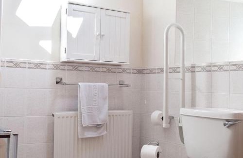 Scawton House | Unforgettable Stays at Angel Cottage - Family-Friendly Oasis