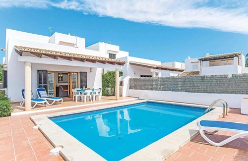 Cala d'Or Villa | Relax at Angel Luis: Family-Friendly with Pool and Kitchen
