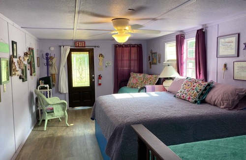 Marble Falls House | Family-Friendly Stay at Angel's Landing Bunkhouse