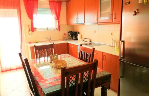 Spata-Artemida Apartment | Angela's Home: Family-Friendly Stay Near Athens Airport