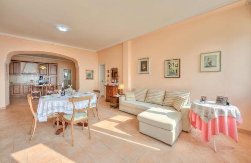 Cecina House | Casa Angela - Breathtaking Lake Views & Family-Friendly Stay