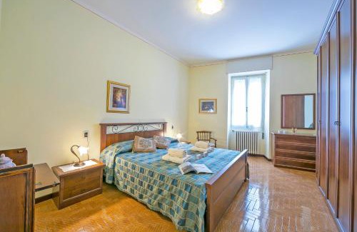 Cecina House | Casa Angela - Breathtaking Lake Views & Family-Friendly Stay