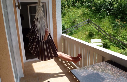 Schwob Apartment | Angela's Ferienwohnung: Family-Friendly Retreat with Balcony