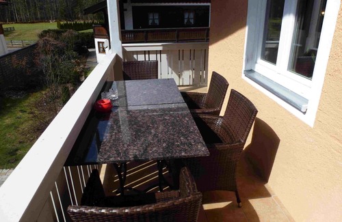 Schwob Apartment | Angela's Ferienwohnung: Family-Friendly Retreat with Balcony