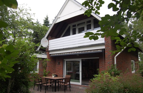 Norgaardholz House | Beachfront Bliss: Angelite Brick House with Ocean View
