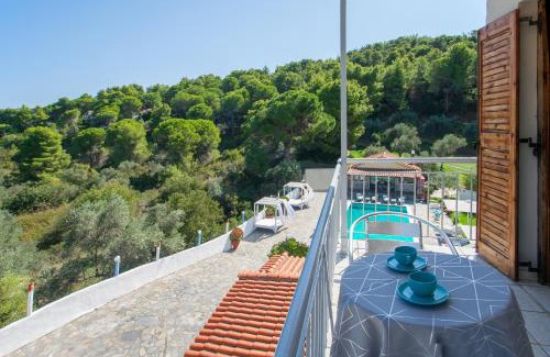 Kanapitsa Hotel | Relaxing Oceanfront Getaway at Angelos Studios