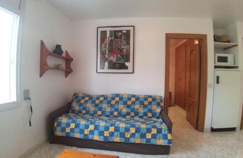 Colera Apartment | Relax at Angels: Oceanfront Getaway with Pet-Friendly Perks