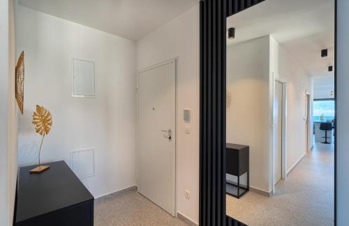 Slatine Apartment | Angie's Rooftop Apartment: Pet-Friendly Oceanfront Escape
