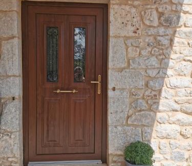 Fokiano House | Pet-Friendly Retreat at Angie's Stone House - 10/10 Score