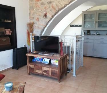 Fokiano House | Pet-Friendly Retreat at Angie's Stone House - 10/10 Score