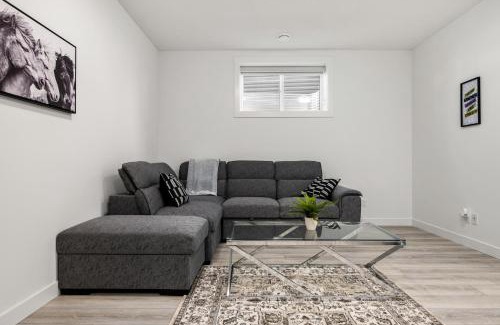 Calgary House | Family-Friendly Getaway at Angie’s Place with 9.3 Rating