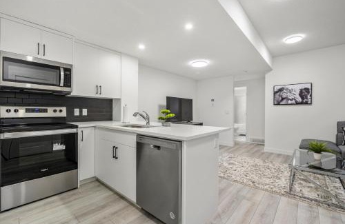 Calgary House | Family-Friendly Getaway at Angie’s Place with 9.3 Rating