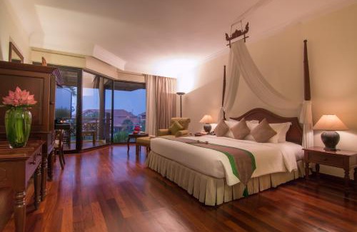 Siem Reap Resort | Discover Angkor Palace Suite & Villa: Rated 9/10, Oceanfront Bliss
